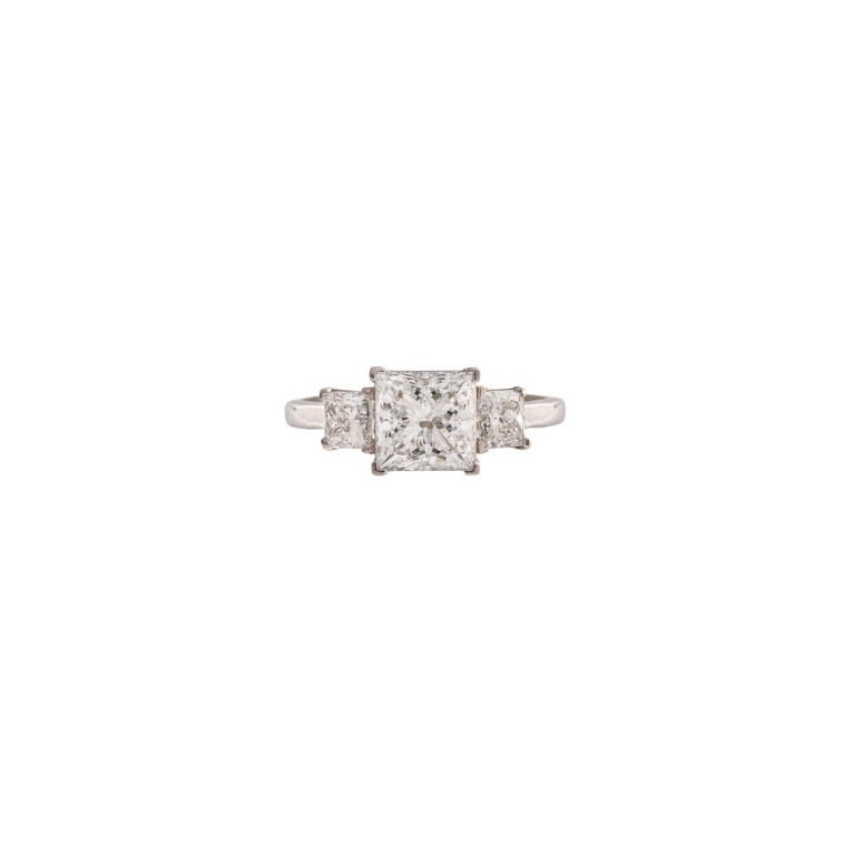 Ethereal Trinity – White Gold Three-Stone Ring with Princess-Cut LGDs